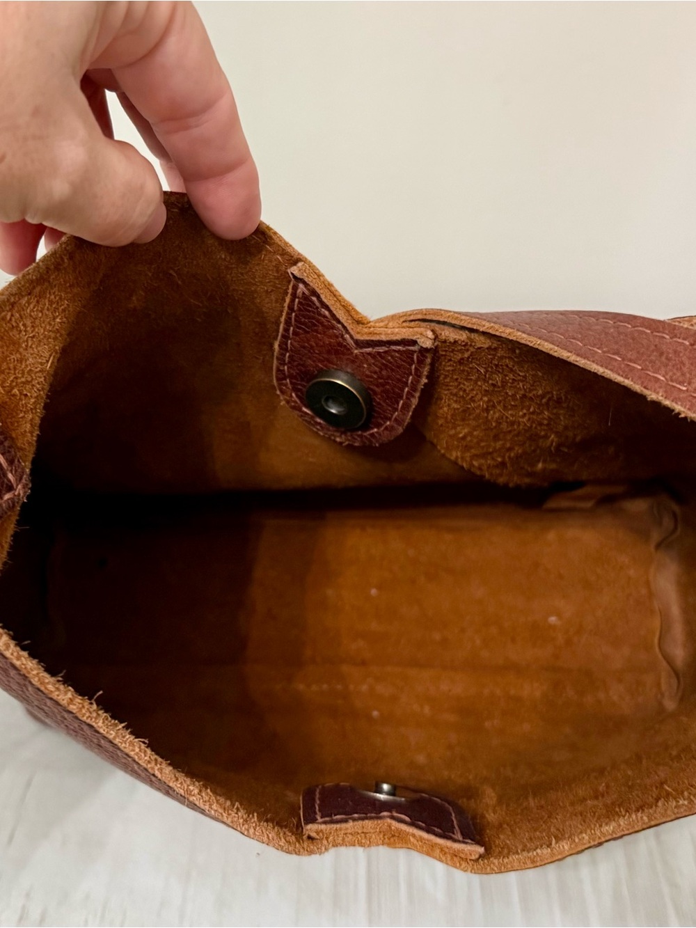 Portland Leather Small Naomi Shoulder Bag in Nutmeg - Picture 9 of 12